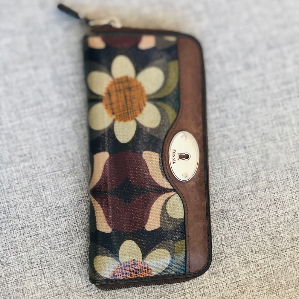 Fossil Keyper wallet